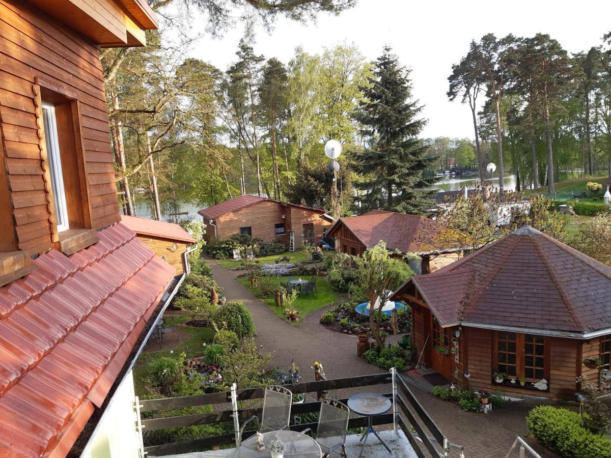 Hotel Monikas Gaestehaeuser Seeblick Himmelpfort Exteriér fotografie